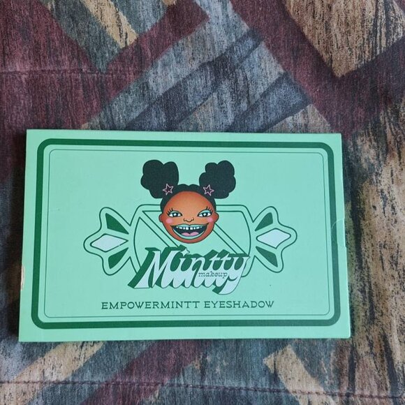 💚 Mintty Makeup – Empowermintt Eyeshadow Palette 🌿 - Picture 4 of 4